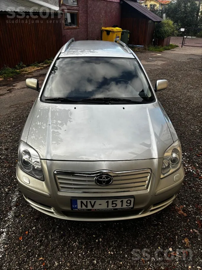 Toyota Avensis 2004 photo 5