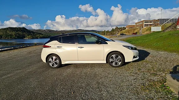 Nissan Leaf 2021 photo 3