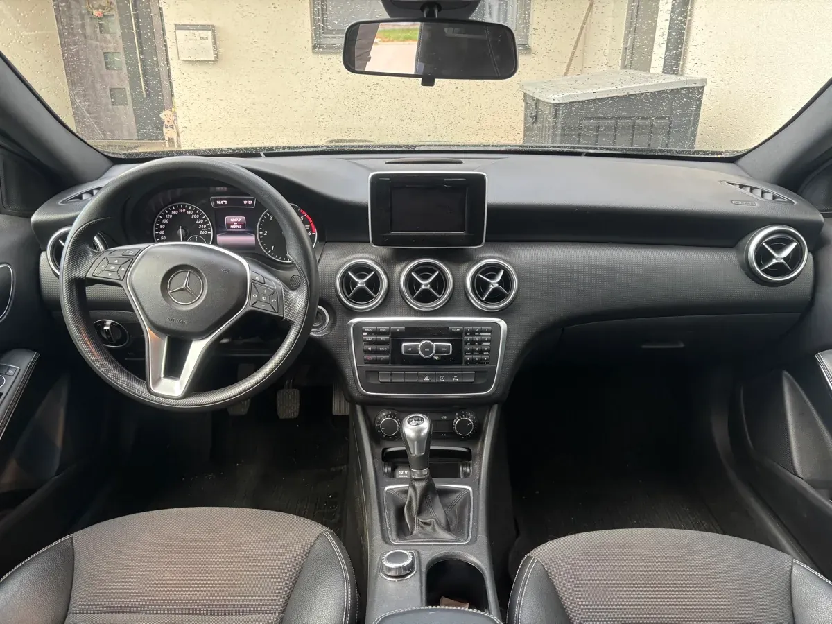 Mercedes-Benz A-Class 2015 photo 2