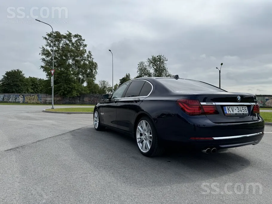 BMW 730 2014 photo 4