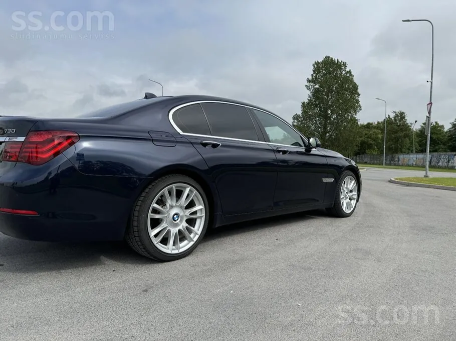BMW 730 2014 photo 2