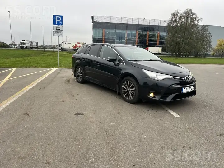 Toyota Avensis 2015 photo 3