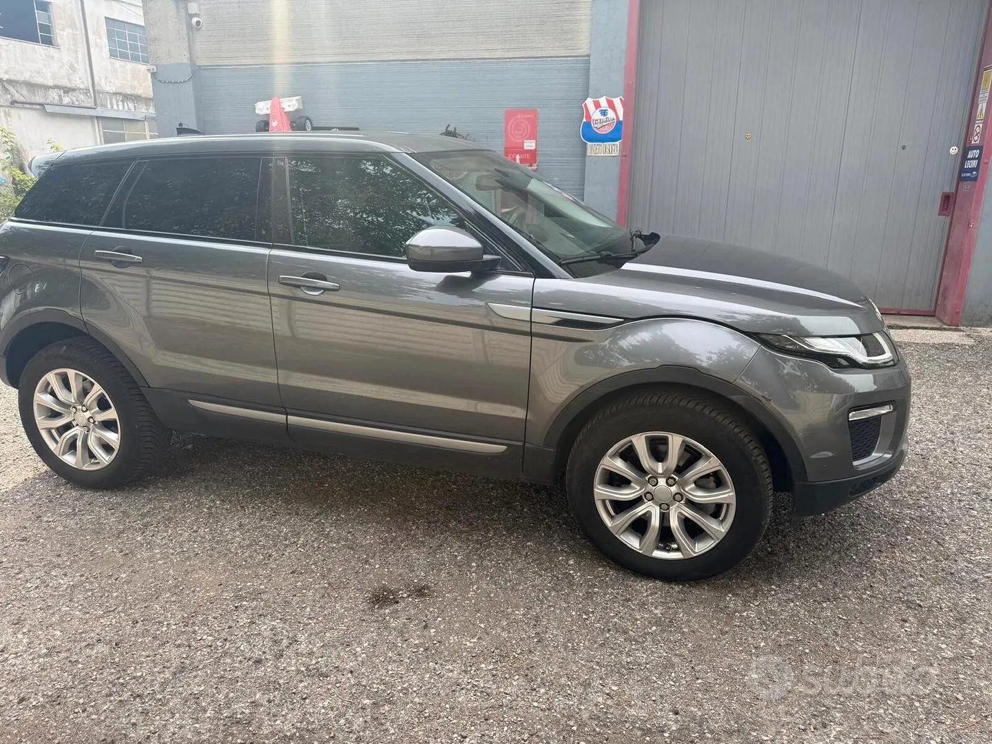 Land Rover Range Rover Evoque 2017 photo 3