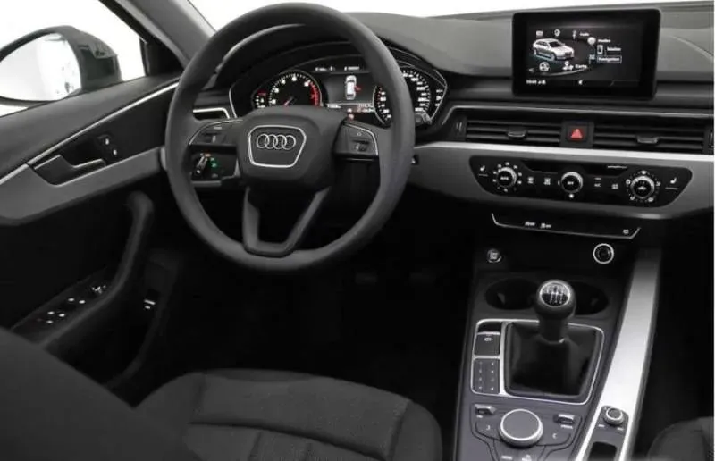 Audi A4 2018 photo 3