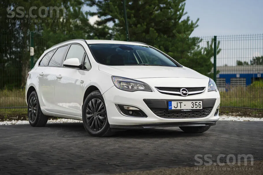 Opel Astra 2014 photo 3