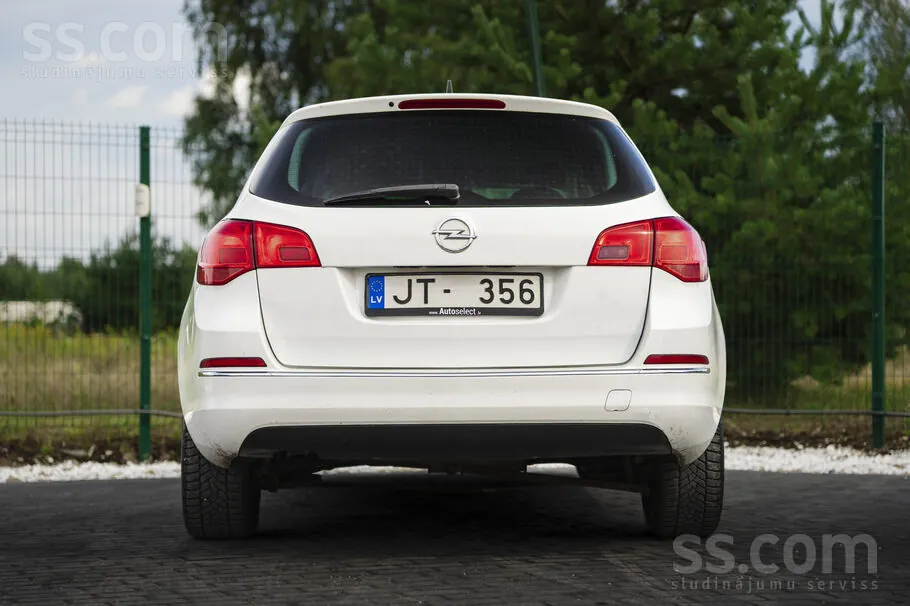 Opel Astra 2014 photo 5