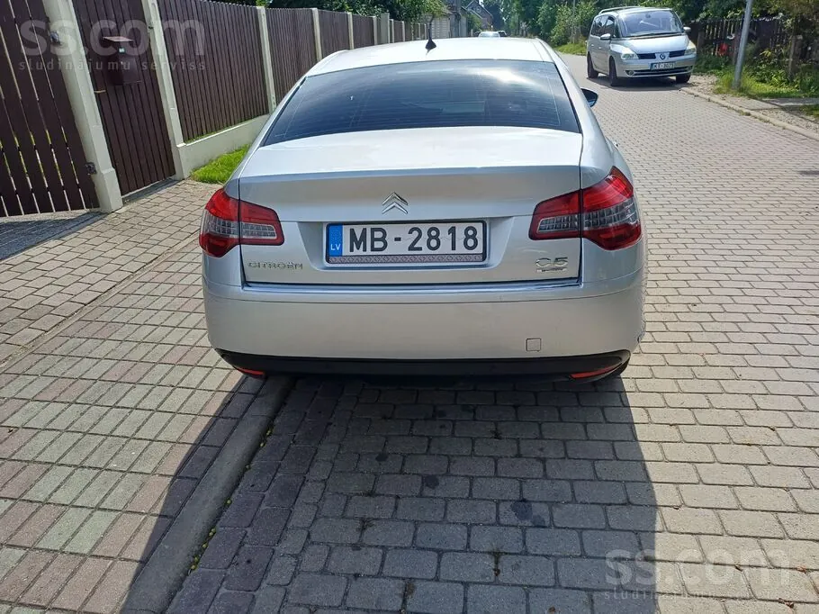Citroen C5 2012 photo 2
