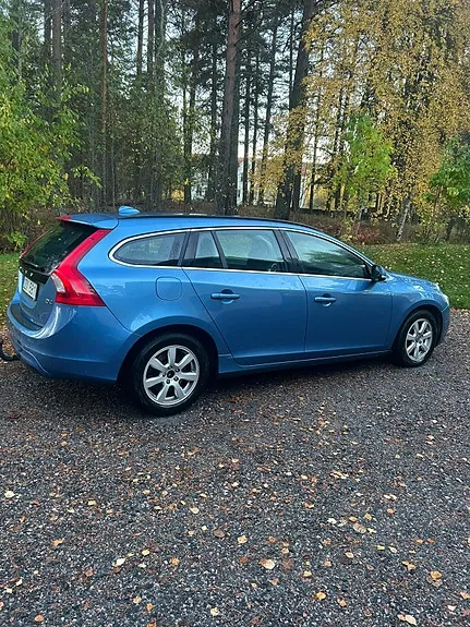 Volvo V60 2014 photo 2