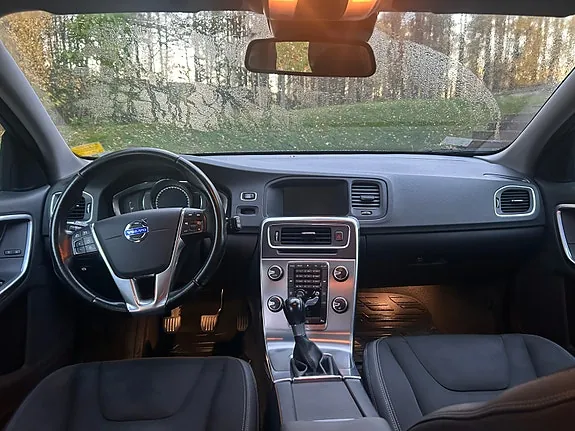 Volvo V60 2014 photo 4