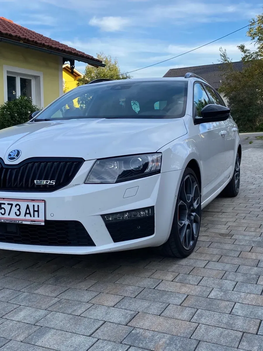 Skoda Octavia 2014 photo 2