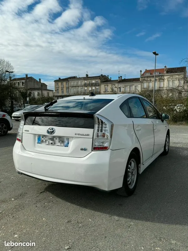 Toyota Prius 2010 photo 2