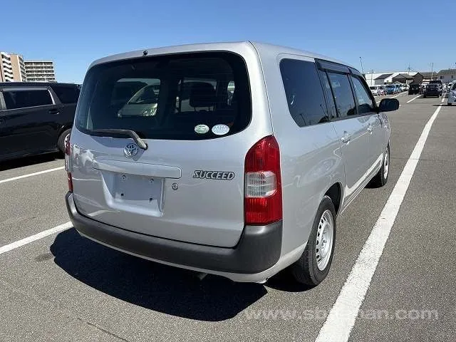 Toyota Succeed Van 2017 photo 4