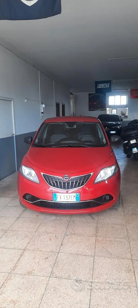 Lancia Ypsilon