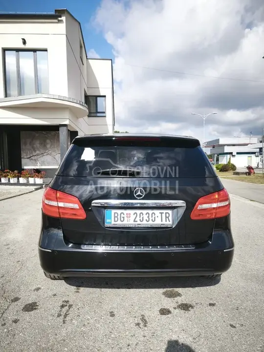 Mercedes-Benz B 200 2015 photo 5