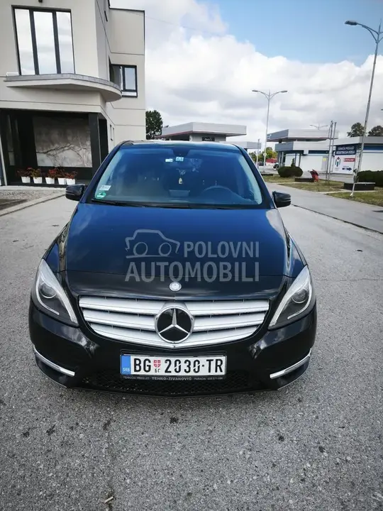 Mercedes-Benz B 200
