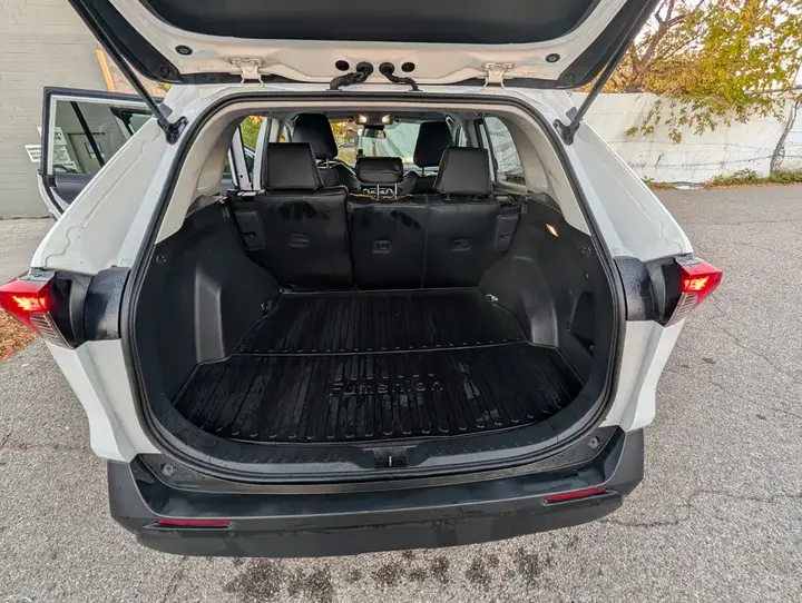 Toyota Rav4 2025 photo 4