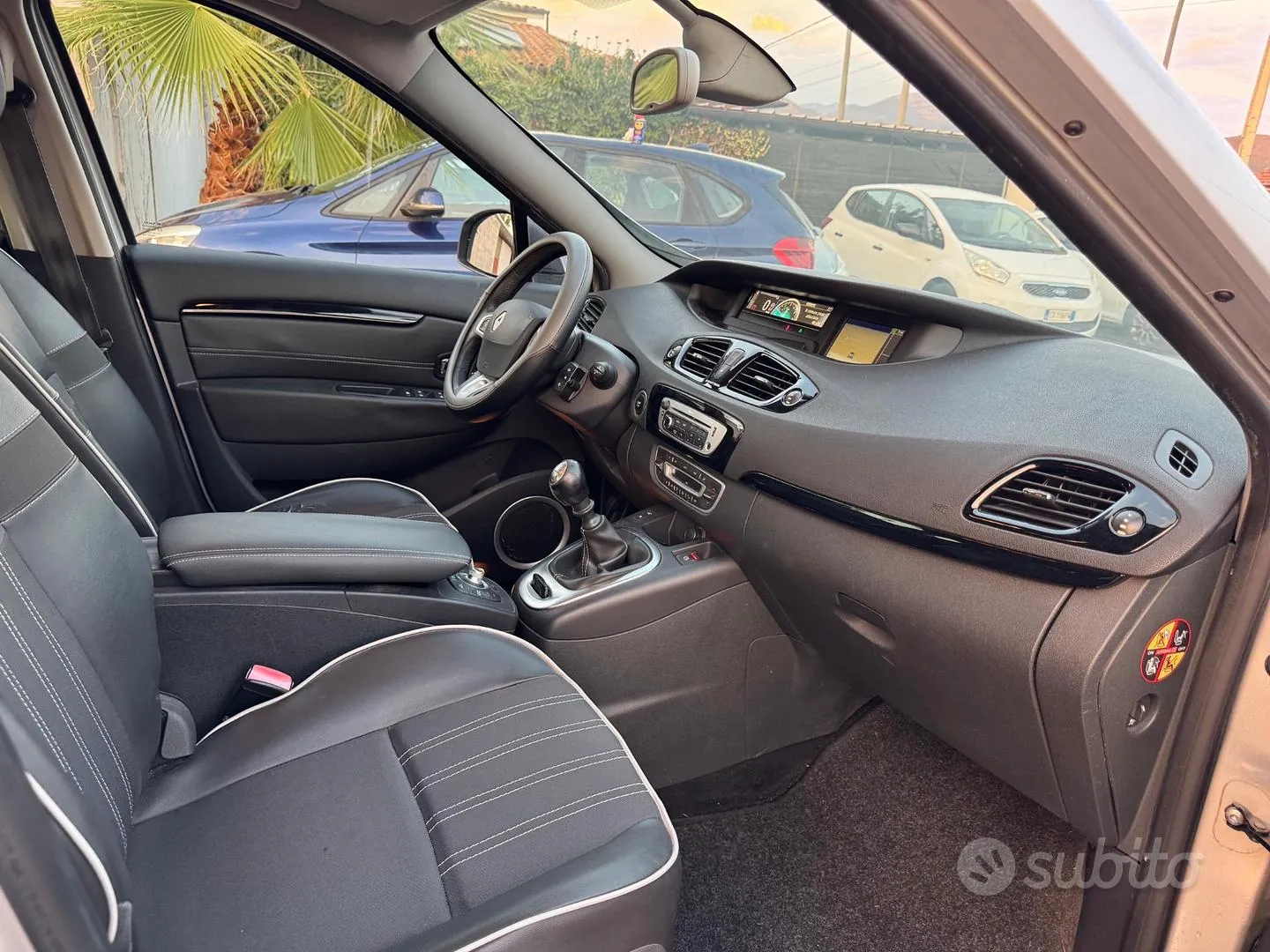 Renault Scenic 2013 photo 3