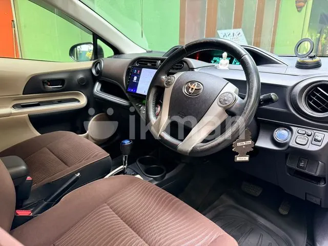 Toyota Aqua 2012 photo 5