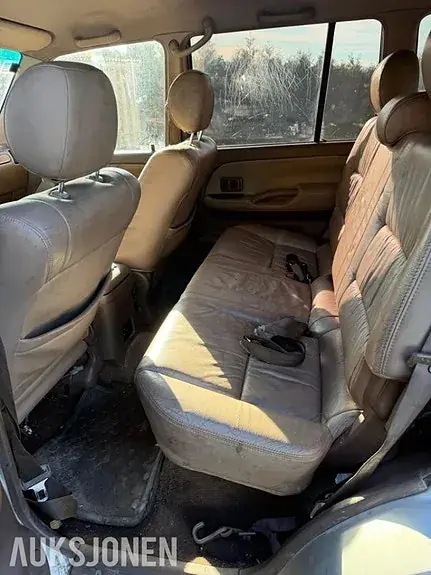 Toyota Land Cruiser 2002 photo 5