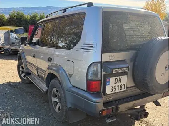 Toyota Land Cruiser 2002 photo 3