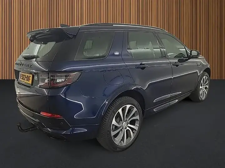 Land Rover Discovery Sport 2023 photo 2