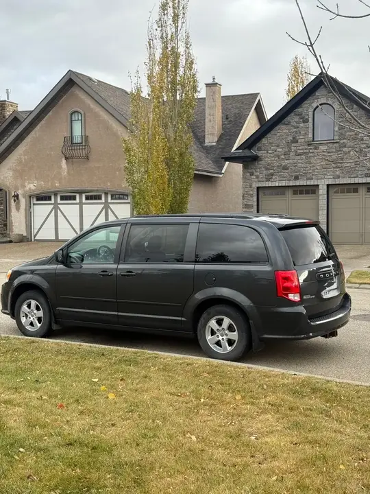 Dodge Grand Caravan 2012 photo 4