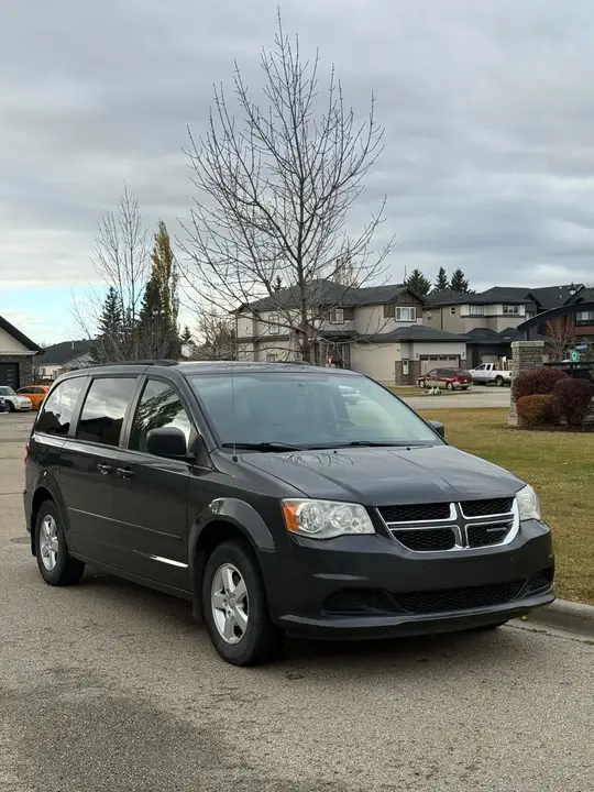 Dodge Grand Caravan 2012 photo 2