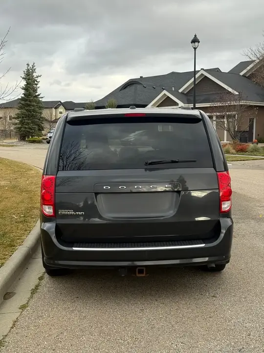 Dodge Grand Caravan 2012 photo 3