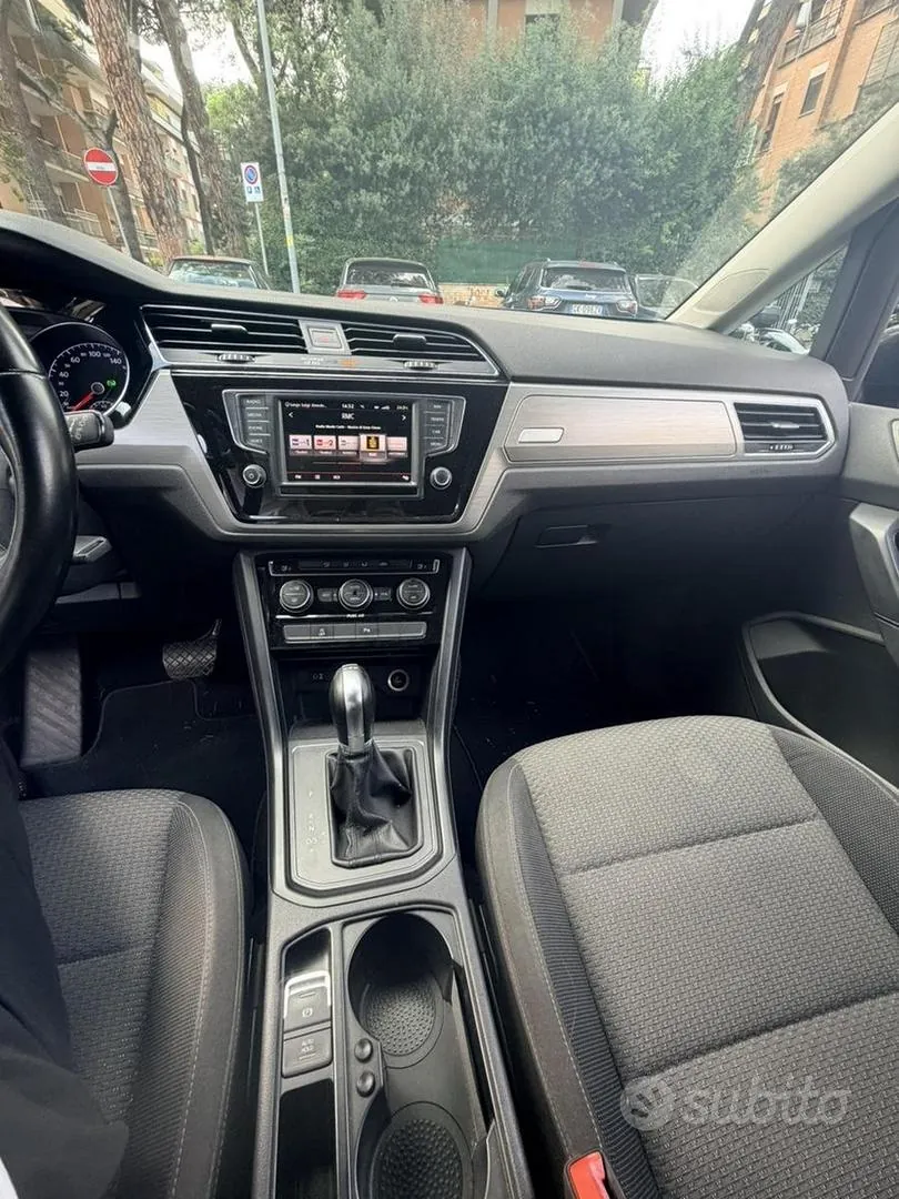 Volkswagen Touran 2016 photo 5