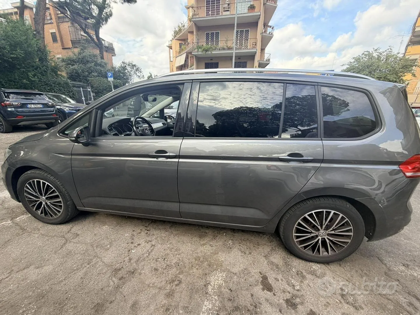 Volkswagen Touran 2016 photo 2
