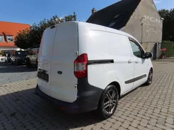 Ford Transit Courier 2018 photo 3