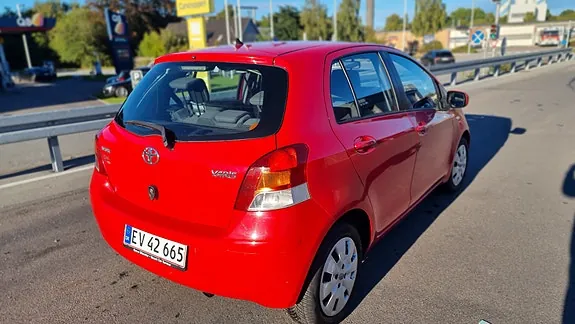 Toyota Yaris 2009 photo 3