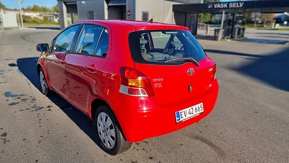 Toyota Yaris 2009 photo 4