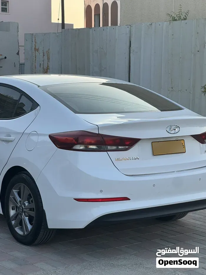 Hyundai Elantra 2018 photo 3