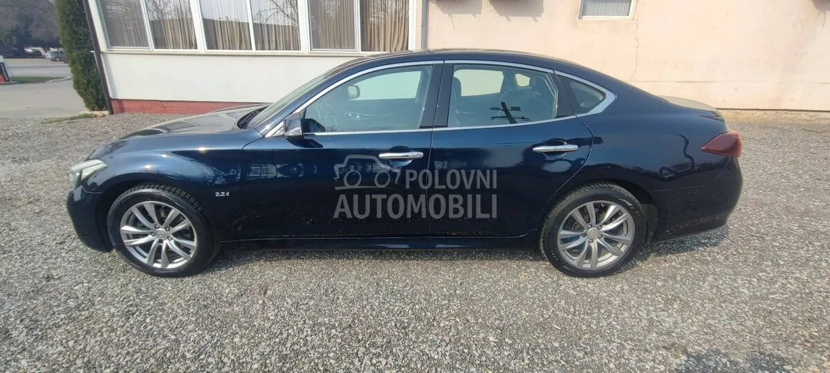 Infiniti Q70 2017 photo 2