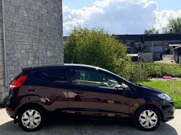 Ford Fiesta 2011 photo 3
