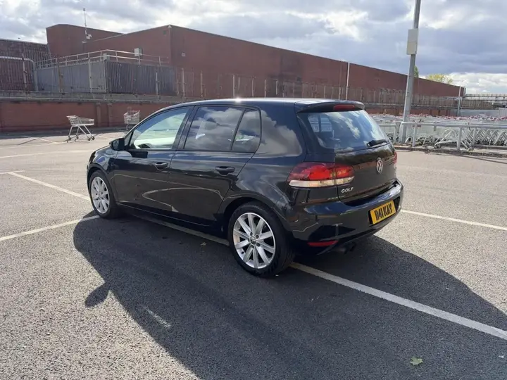 Volkswagen Golf 2012 photo 4