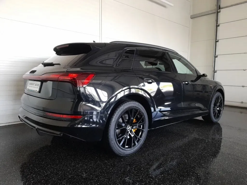 Audi E-Tron 2022 photo 2