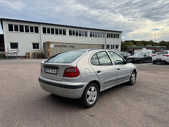 Renault Megane 2002 photo 3