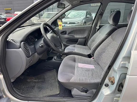 Renault Megane 2002 photo 5