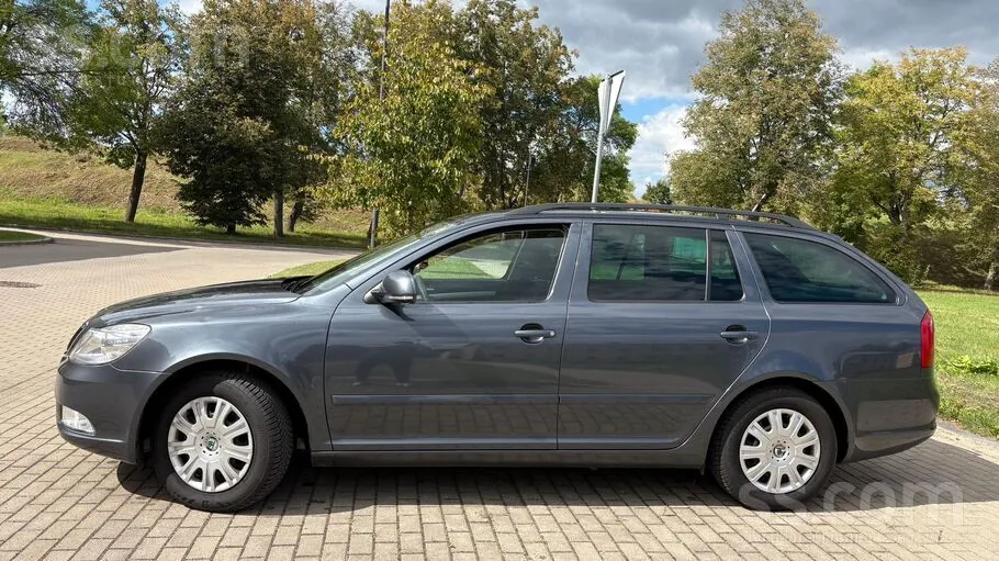 Skoda Octavia 2010 photo 4