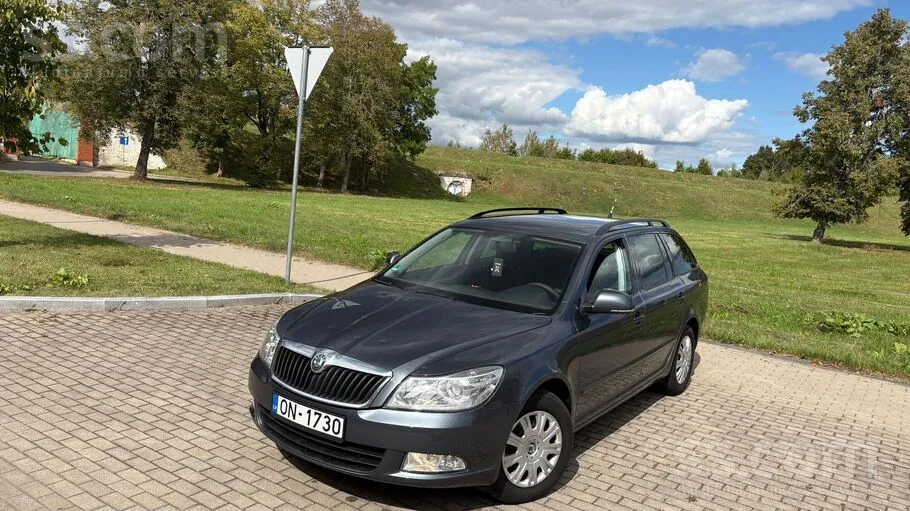 Skoda Octavia 2010 photo 2