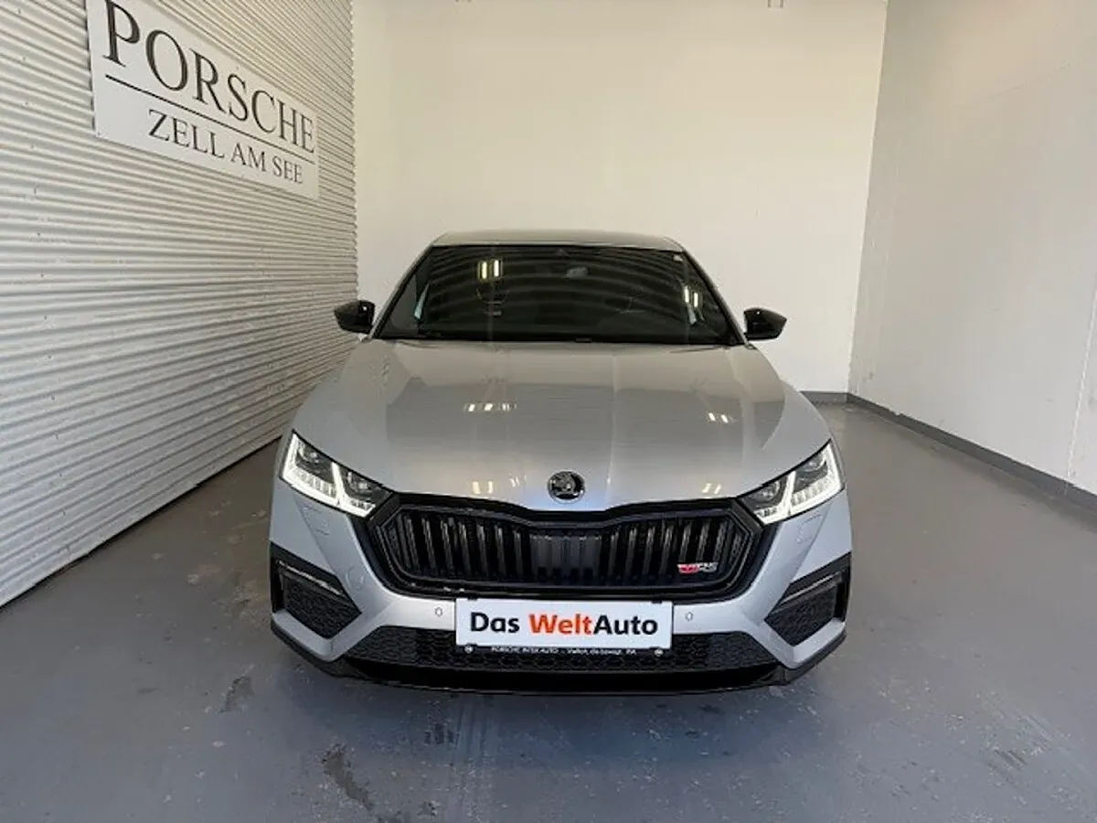 Skoda Octavia 2023 photo 2