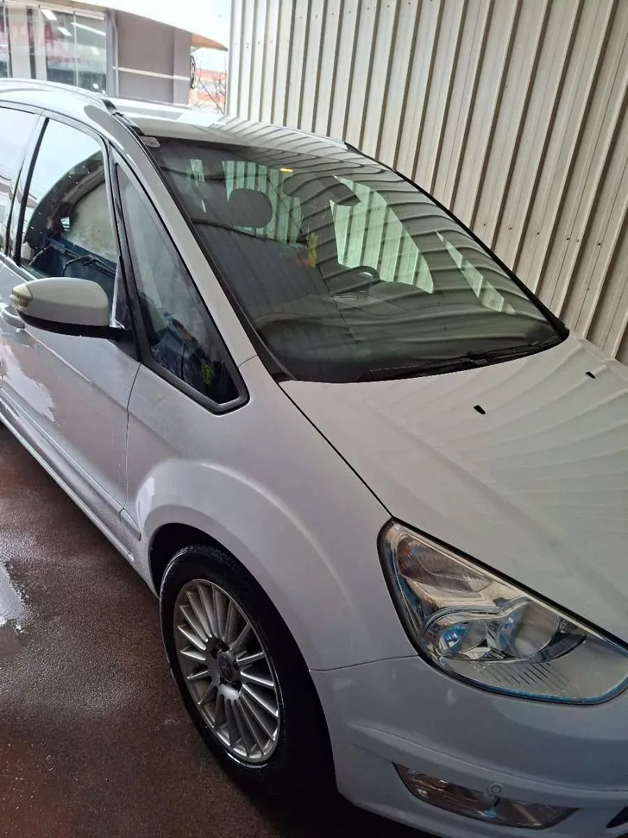Ford Galaxy 2015 photo 2