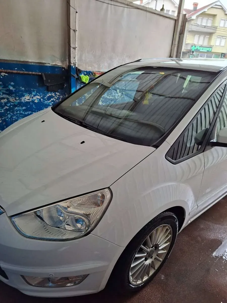 Ford Galaxy 2015 photo 3