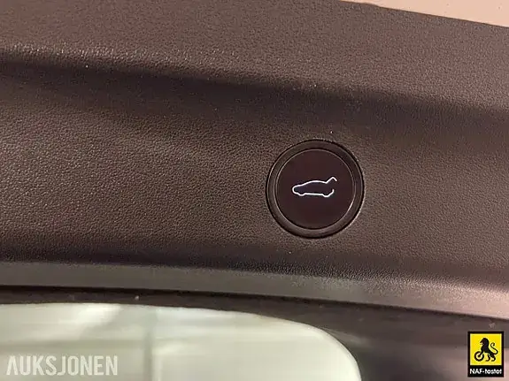 Tesla Model Y 2023 photo 5
