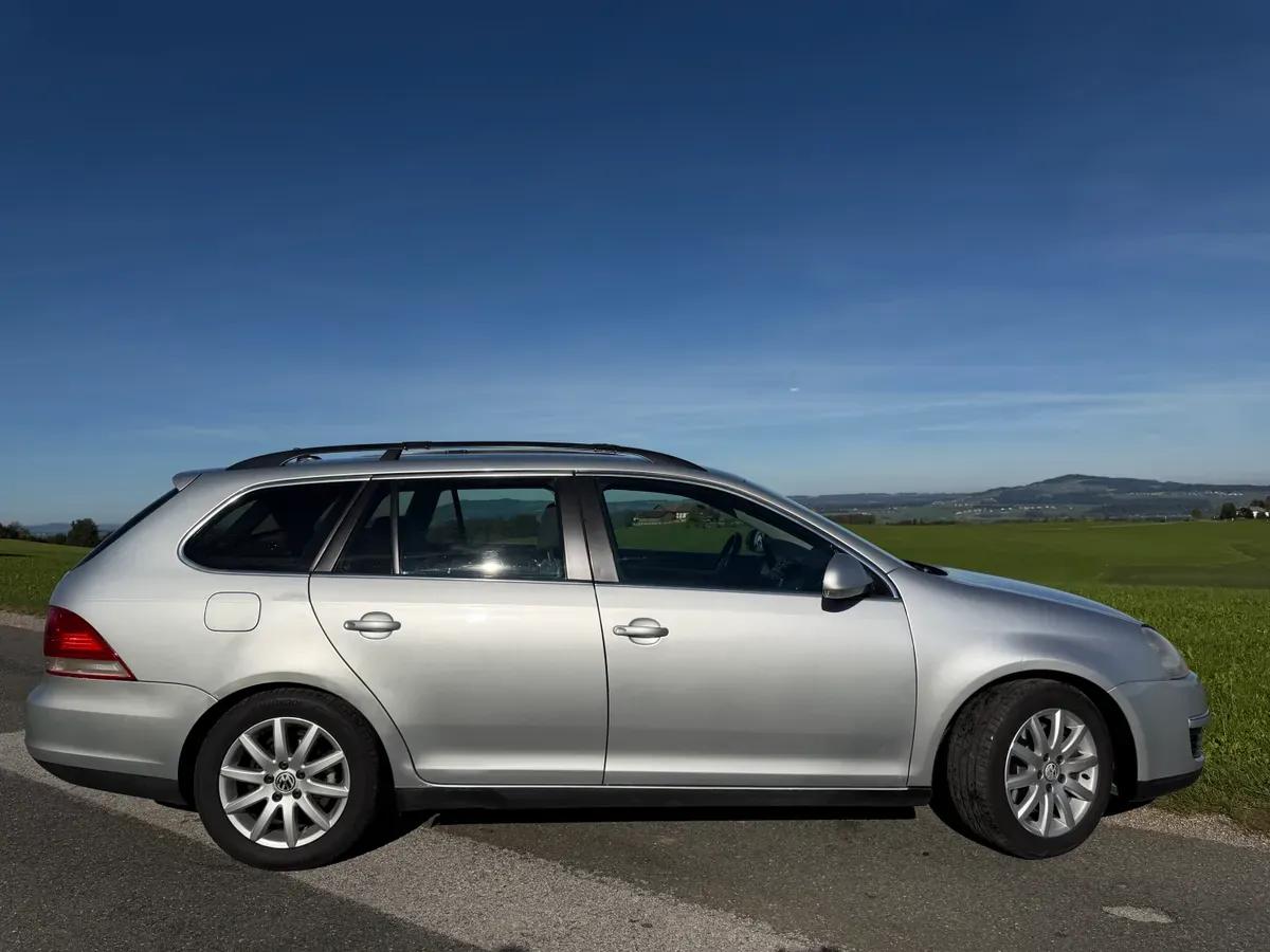 Volkswagen Golf 2009 photo 2