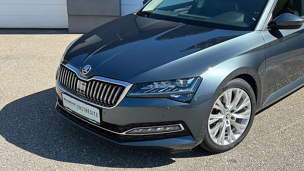 Skoda Superb 2021 photo 2