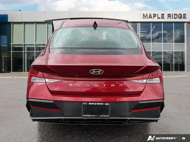 Hyundai Elantra 2025 photo 4