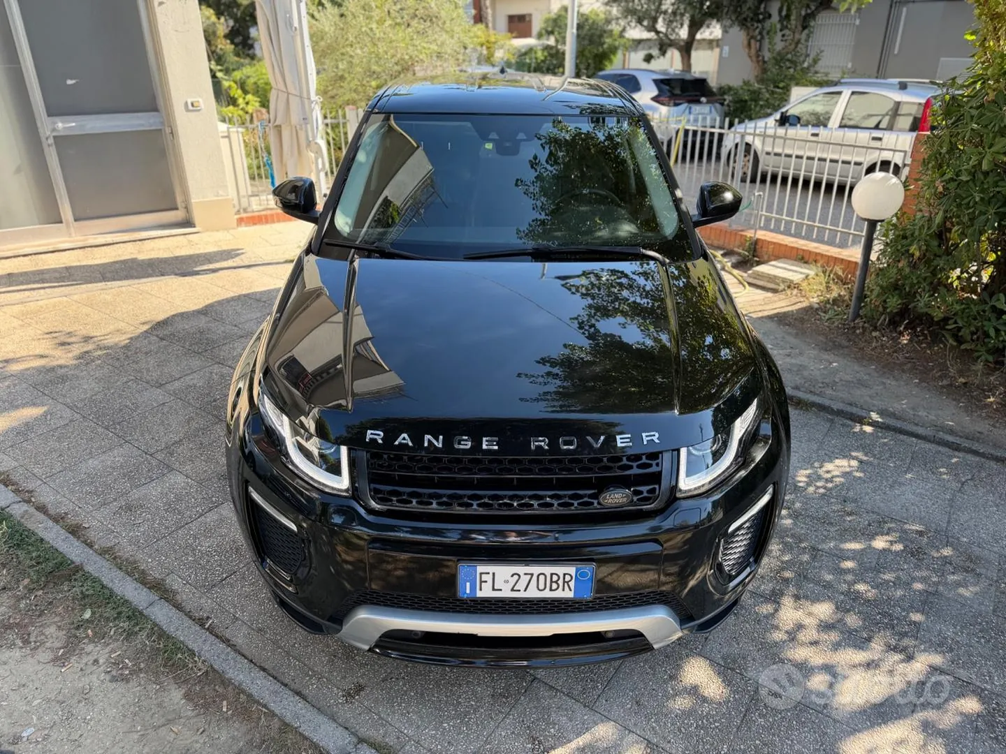 Land Rover Range Rover Evoque 2018 photo 3